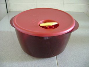 rock n 
	serve micrawaveable container